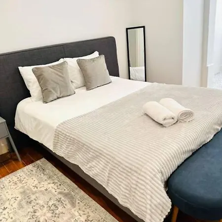 Large Flat Up 8pp Lisbon