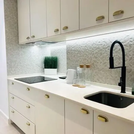 Apartment Large Flat Up 8pp *