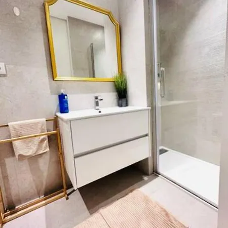 Large Flat Up 8pp Lisbon