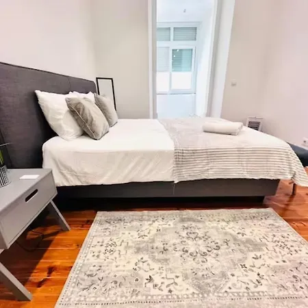 Large Flat Up 8pp Lisboa